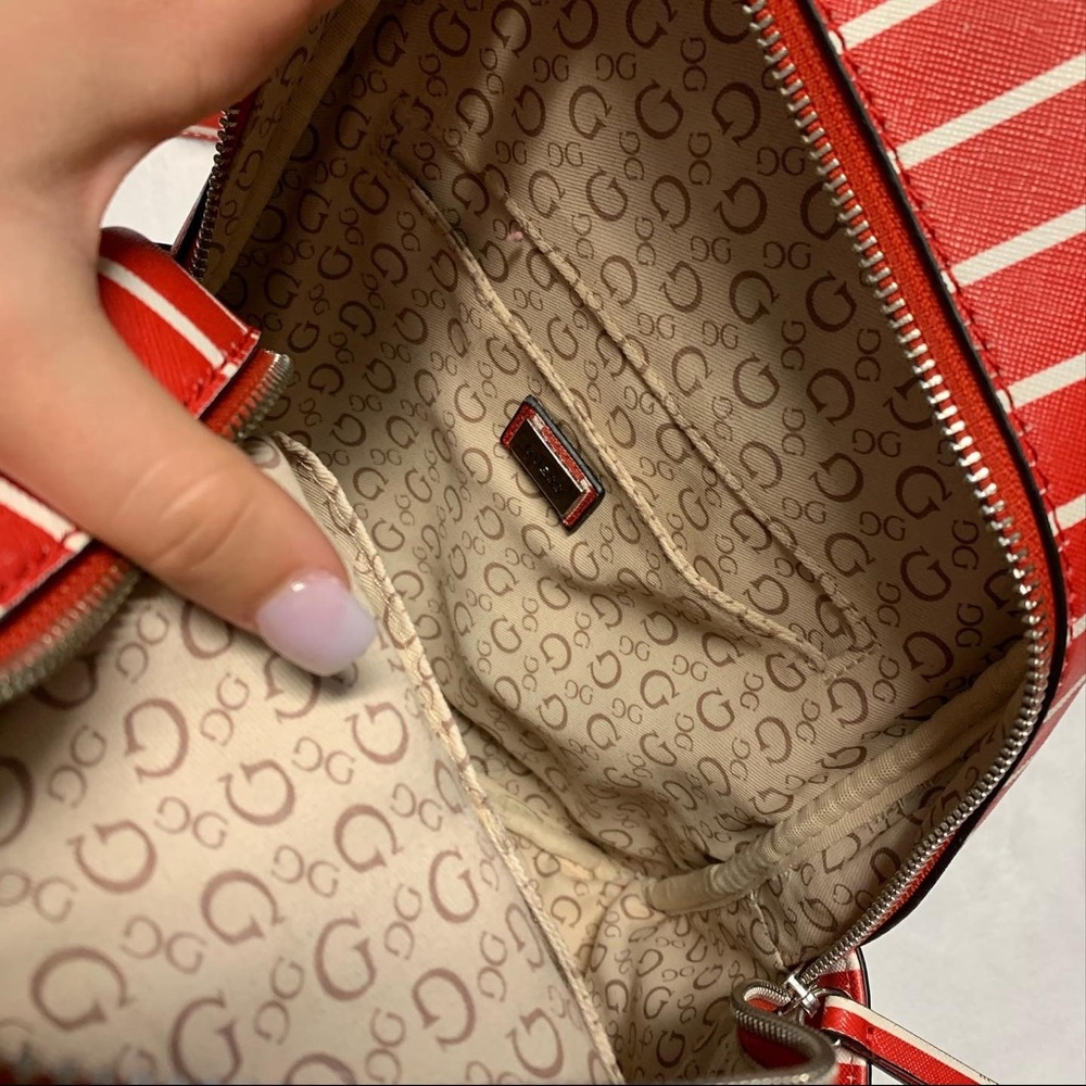 GUESS backpack - Picture 2 of 4
